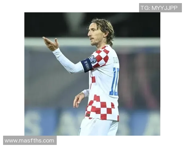 从默默无闻到闪耀绿茵场最意外的足球明星背后的奋斗故事